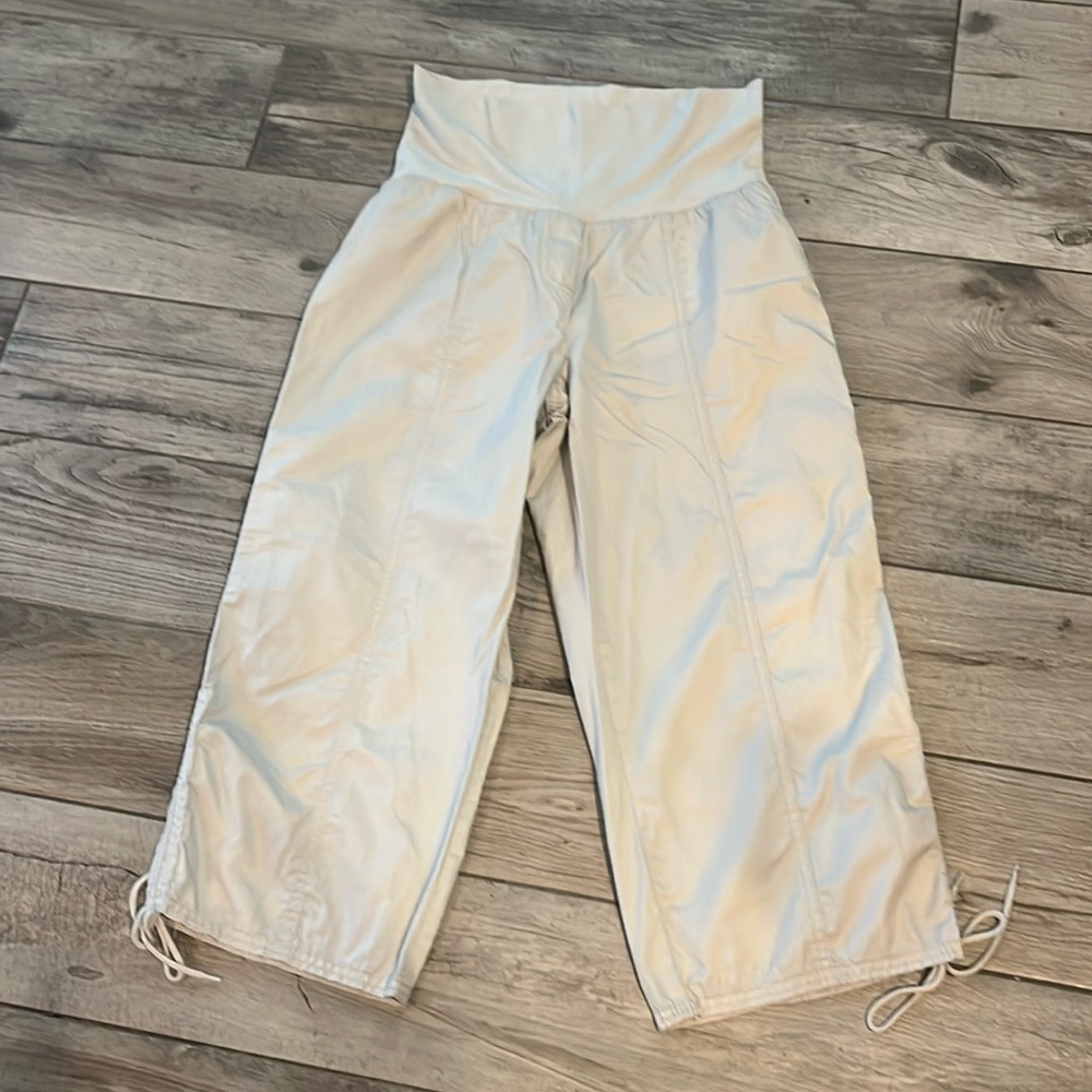 EUC Loft maternity capri pants, sz 4